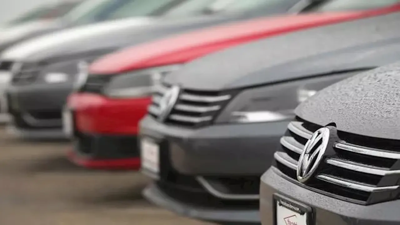 فولكس فاجن تستدعي 94 ألف سيارة كهربائية حول العالم بسبب مخاطر قابلة للاشتعال